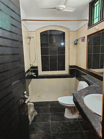Master Bedroom in 3 BHK Builder Floor at Uppal Southend, Sector 49 – for Rent
