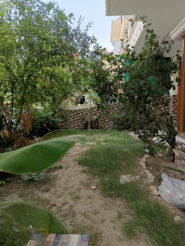 3 BHK Builder Floor – Garden View at Uppal Southend, Sector 49 - for Rent