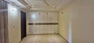 Room in 4 BHK Builder Floor at Greater Kailash ii – for Rent