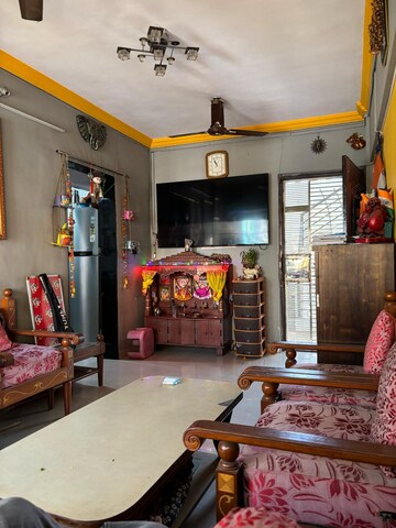 Living Room in 1.5 BHK Apartment at Latif Park, Mira Road – for Sale