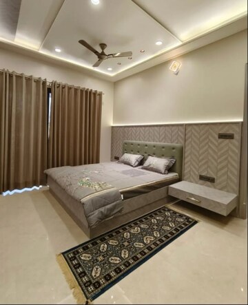 Bedroom in 4 BHK Builder Floor at Sector 33 – for Sale