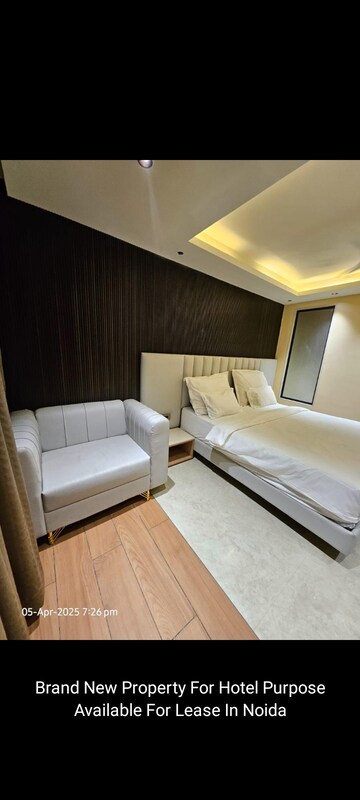 Bedroom in 4 BHK Builder Floor at Sector 33 – for Sale