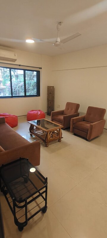 2 BHK Apartment For Rent in Bandra West