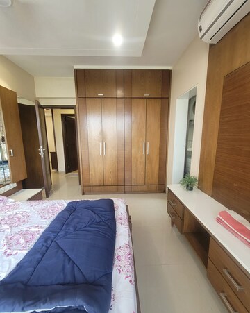 Bedroom in 2.5 BHK Apartment at Oberoi Realty Woods, Goregaon East – for Rent