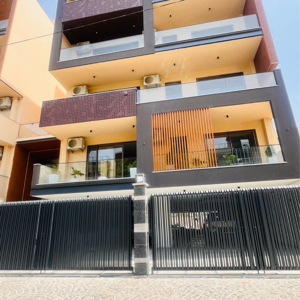 4 BHK + Pooja Room,Servant Room Builder Floor For Sale in Ansal Boom Plaza