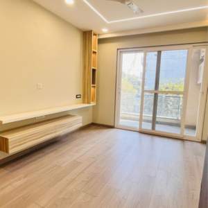 Room in 3.5 BHK Builder Floor at Ardee Mall, Sector 52a – for Sale