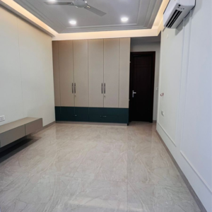 Room in 3.5 BHK Builder Floor at Ardee Mall, Sector 52a – for Sale
