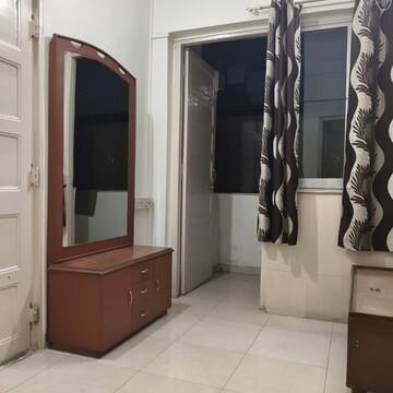 Room in 2 BHK Apartment at Bandra West – for Rent