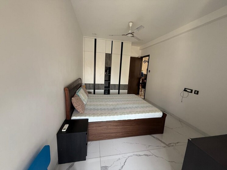 Team Area, bandra west 3 Bedroom 1200 Sq.Ft. Apartment In Bandra West Mumbai 8592880