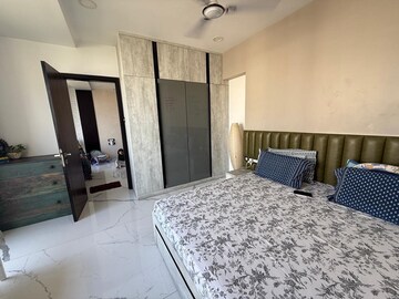 Bedroom in 3 BHK Apartment at Bandra West – for Rent
