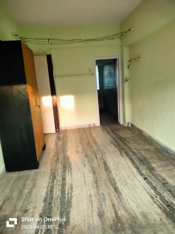 Bedroom in 2 BHK Apartment at Chembur – for Rent