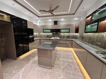 Kitchen in 4 BHK Builder Floor at DLF Atria, Dlf Phase ii – for Rent