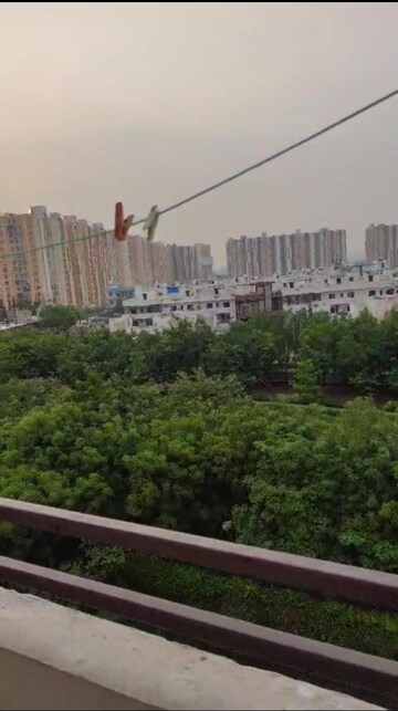 Plot Area in 3 BHK Apartment at Wave Dream Homes, Wave City – for Rent