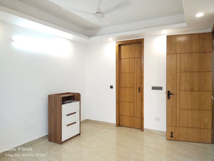 Room, shanti kunj 3 Bedroom 1500 Sq.Ft. Builder Floor In Shanti Kunj Delhi 8593023