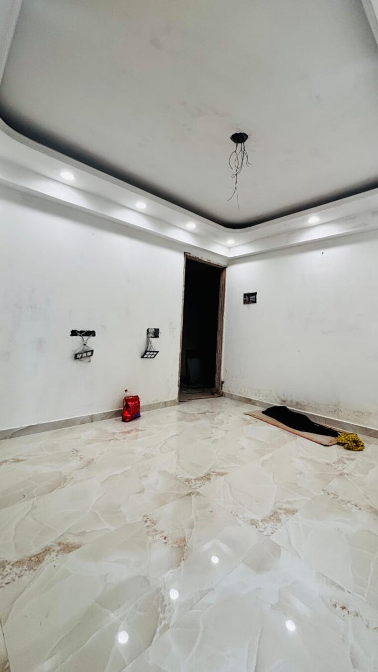 Room, solutrean-delta-city-centre 2.5 Bedroom 120 Sq.Mt. Independent House In Delta I Greater Noida Greater Noida 8593048