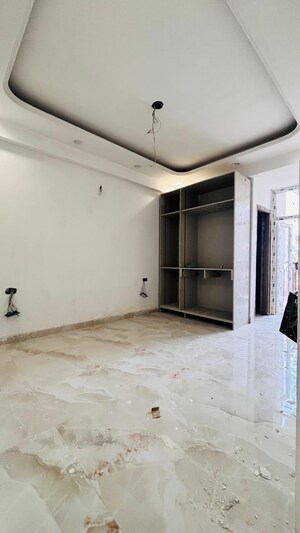 Room in 2.5 BHK Independent House at Solutrean Delta City Centre, Delta I Greater Noida – for Sale