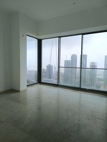Room in 4 BHK Apartment at Rustomjee Crown, Prabhadevi – for Sale