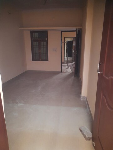 Room in 3 BHK Independent House at Jankipuram Extension – for Sale