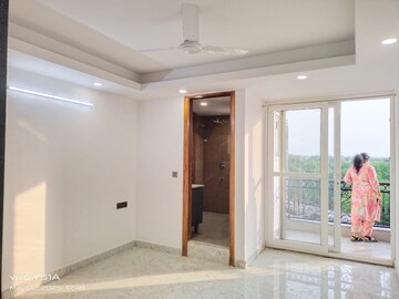 Room in 3 BHK Builder Floor at Shanti Kunj – for Rent