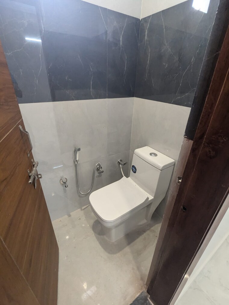 Bathroom, migsun-vilaasa 4 Bedroom 2740 Sq.Ft. Apartment In Eta Ii Greater Noida Greater Noida 8593072