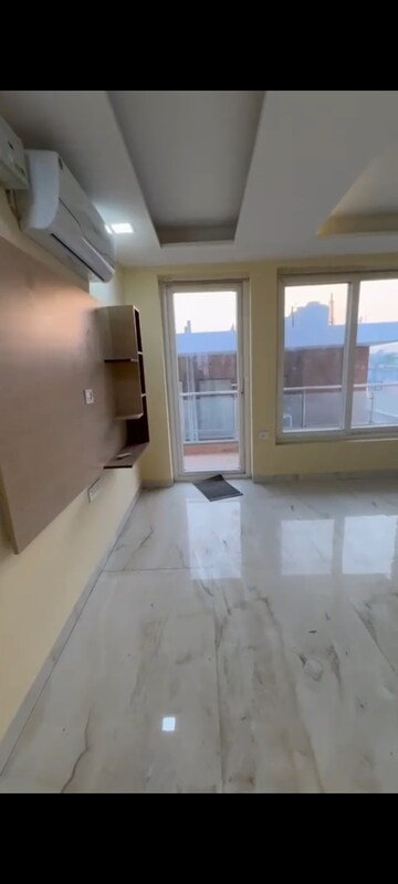 Room in 4 BHK Builder Floor at Huda CGHS, Sector 56 – for Sale
