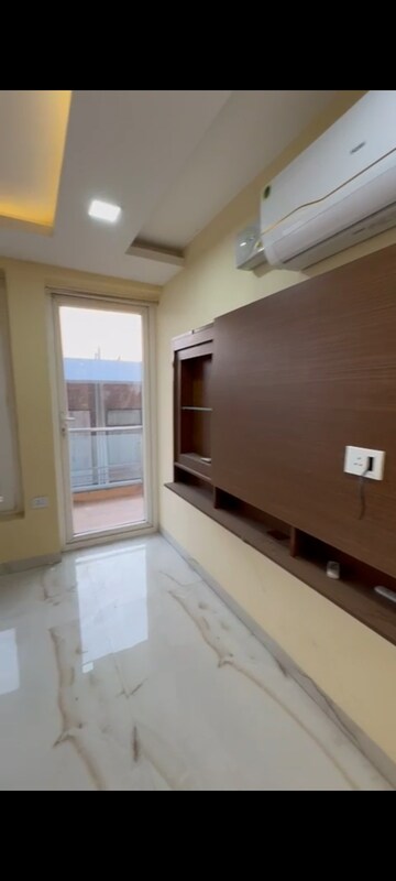 Room in 4 BHK Builder Floor at Huda CGHS, Sector 56 – for Sale