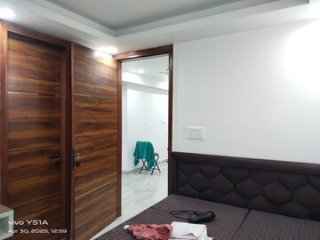 Room in 3 BHK Builder Floor at Shanti Kunj – for Rent
