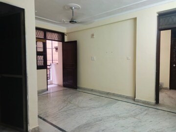 Room in 3 BHK Builder Floor at DDA Rosewood Apartments, Vasant Kunj – for Rent