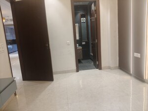 Room in 3 BHK Builder Floor at Skywhales Vienna Greens, Sector 99a – for Sale