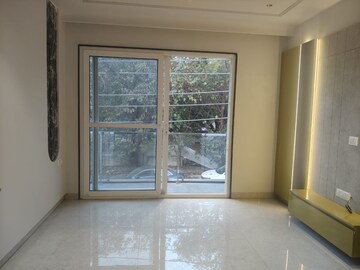 Room in 3 BHK Builder Floor at Skywhales Vienna Greens, Sector 99a – for Sale