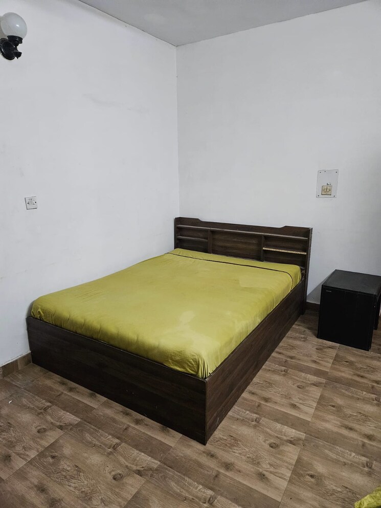 Bedroom, dda-rosewood-apartments 3 Bedroom 1500 Sq.Ft. Apartment In Vasant Kunj Delhi 8593208