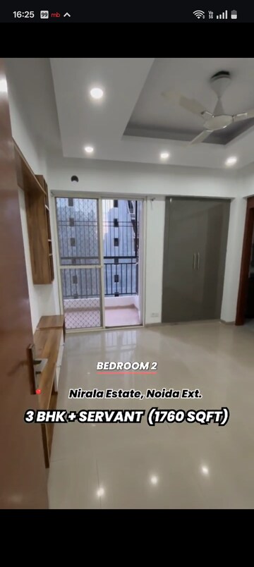 Room in 3 BHK Apartment at Nirala Estate, Tech Zone 4 Greater Noida – for Sale