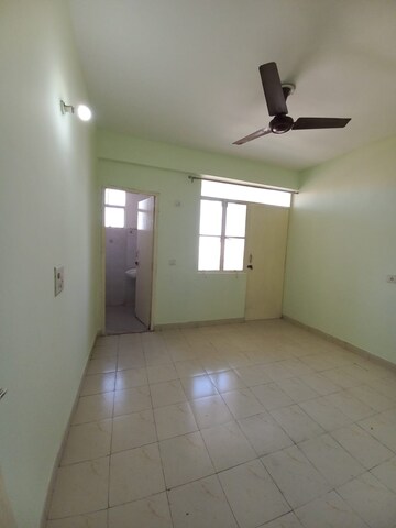 Room in 1 BHK Apartment at Ninex RMG Residency, Sector 37c – for Rent