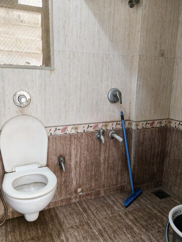 Master Bedroom in 3 BHK Apartment at Krishna Galaxy Santacruz, Santacruz East – for Rent