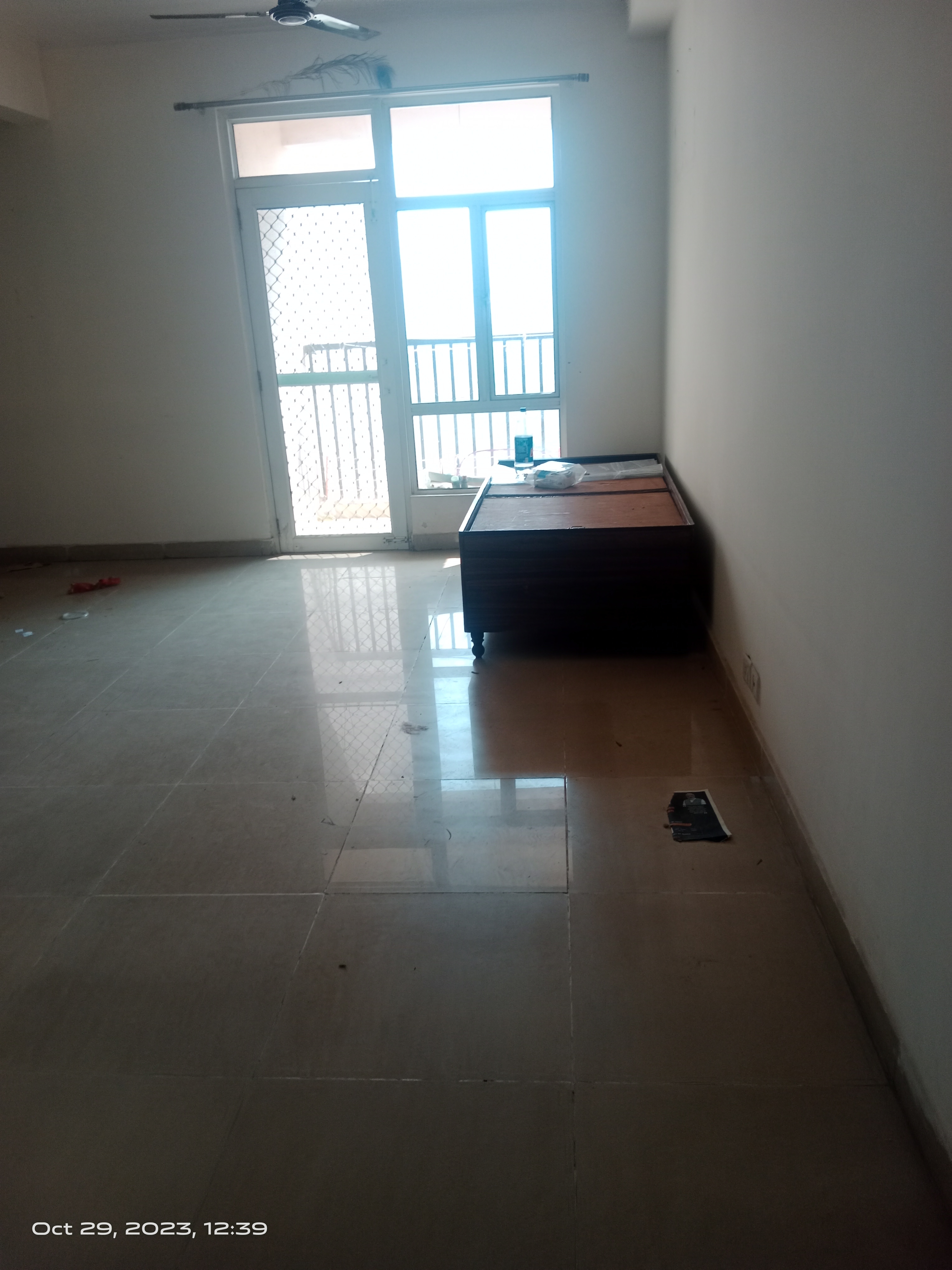 2.5 BHK + Study Room Apartment For Rent in Gaur City 4th Avenue