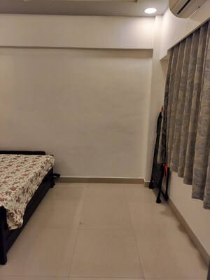 Room in 3 BHK Apartment at Agarwal And Doshi Complex, Vasai West – for Sale