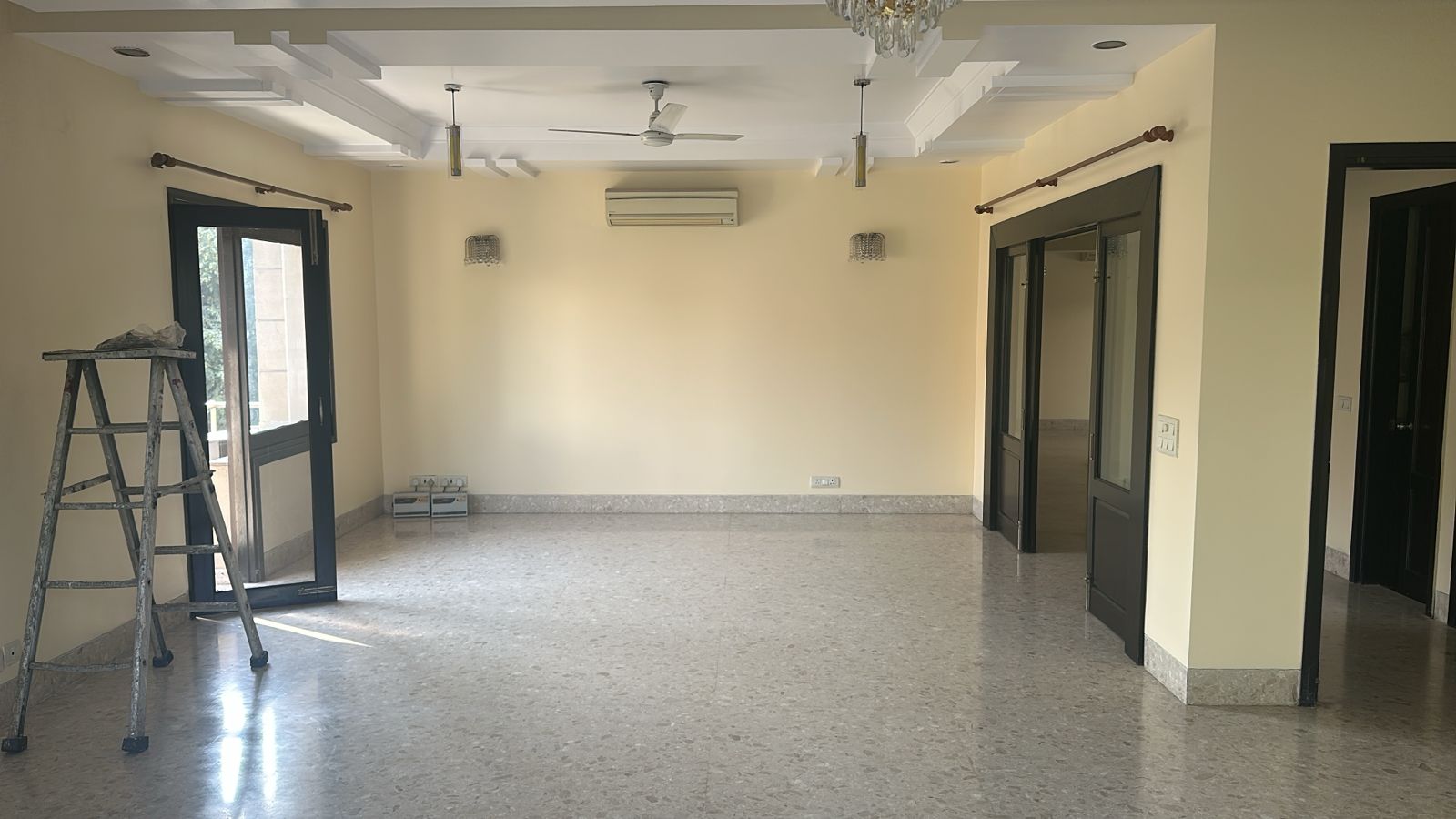 4 BHK + Pooja Room,Servant Room,Study Room,Extra Room Apartment For Rent in Anand Lok