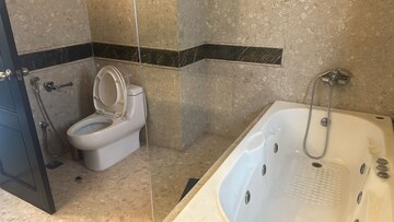 Furnished Amenities in 4 BHK Apartment at Anand Lok – for Rent