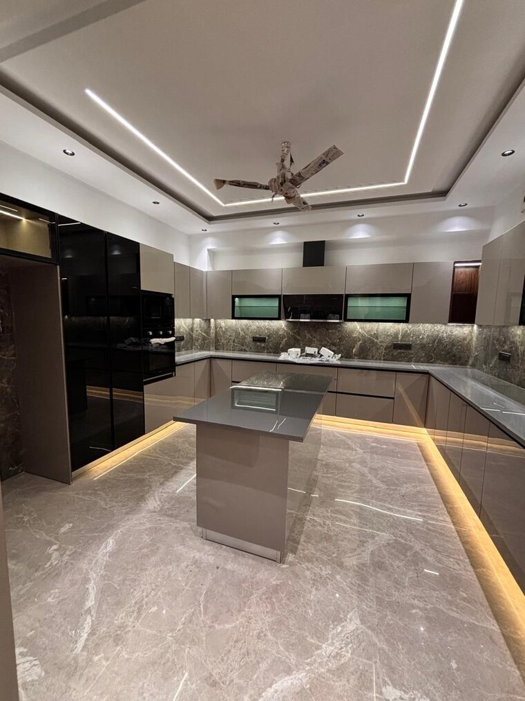 Kitchen, bptp-amstoria 3 Bedroom 2700 Sq.Ft. Builder Floor In Sector 102 Gurgaon 8593387
