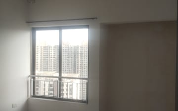 2 BHK Apartment For Rent in Lodha Luxuria, Majiwada