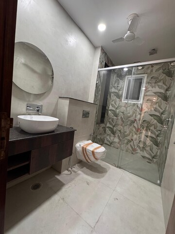 Attached Bathroom in 4 BHK Builder Floor at Green Fields Colony – for Rent