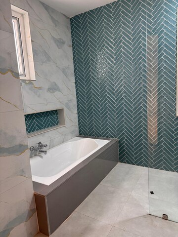 Attached Bathroom in 4 BHK Builder Floor at Green Fields Colony – for Rent