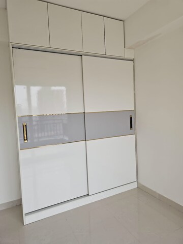 Room in 4 BHK Apartment at Adani Oyster Arcade, Sector 102 – for Rent