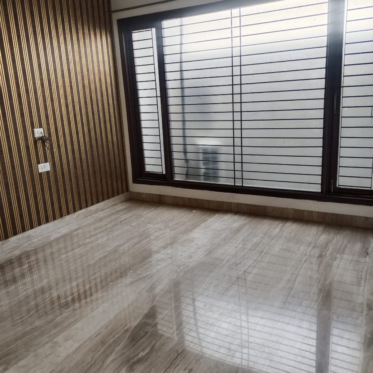 5 BHK + Pooja Room,Servant Room Builder Floor For Sale in Greater Kailash