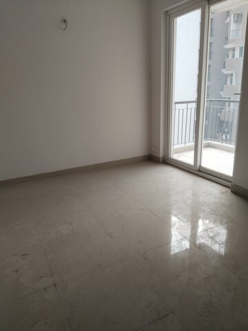 Room in 3 BHK Apartment at Amrapali Leisure Park, Amrapali Leisure Valley – for Rent
