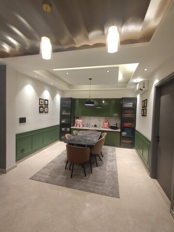 Master Bedroom in 4 BHK Builder Floor at Green Fields Colony – for Rent