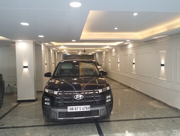 Parking in 4 BHK Builder Floor at Green Fields Colony – for Rent