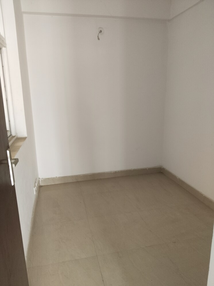 Study Room, amrapali-leisure-park 2.5 Bedroom 1225 Sq.Ft. Apartment In Amrapali Leisure Valley Greater Noida 8593508