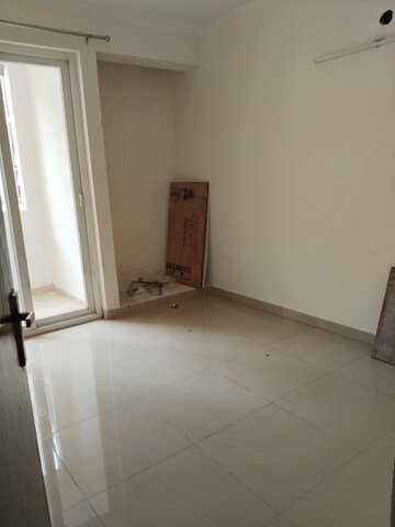 Room in 2 BHK Apartment at Amrapali Leisure Park, Amrapali Leisure Valley – for Rent