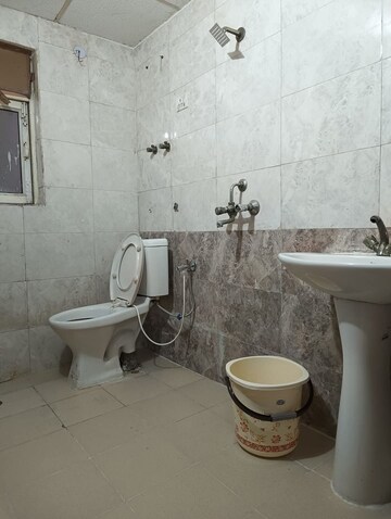 Bathroom in 2.5 BHK Apartment at Futec Gateway, Sector 75 – for Rent